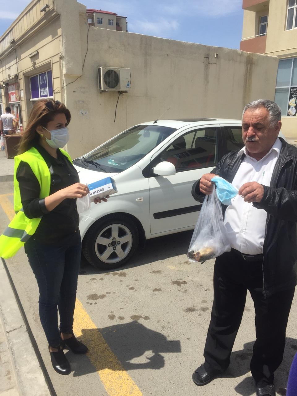 Qaradağda əhaliyə tibbi maskalar paylanılır- FOTOLAR